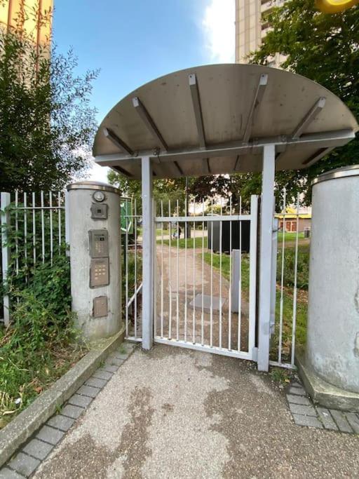 Comfy Entire Flat With City View Balcony In Regents Park, Camden, Central London Apartment ภายนอก รูปภาพ